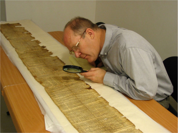 Studying a Dead Sea Scroll